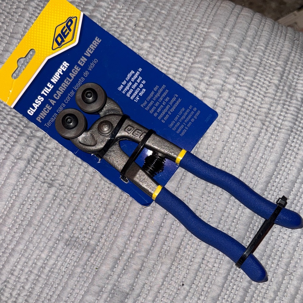 QEP Glass Tile Nipper with Blue Handles